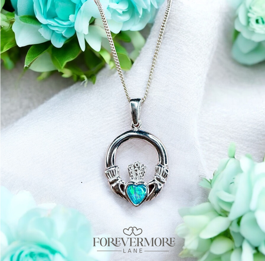 Niamh Claddagh Pendant