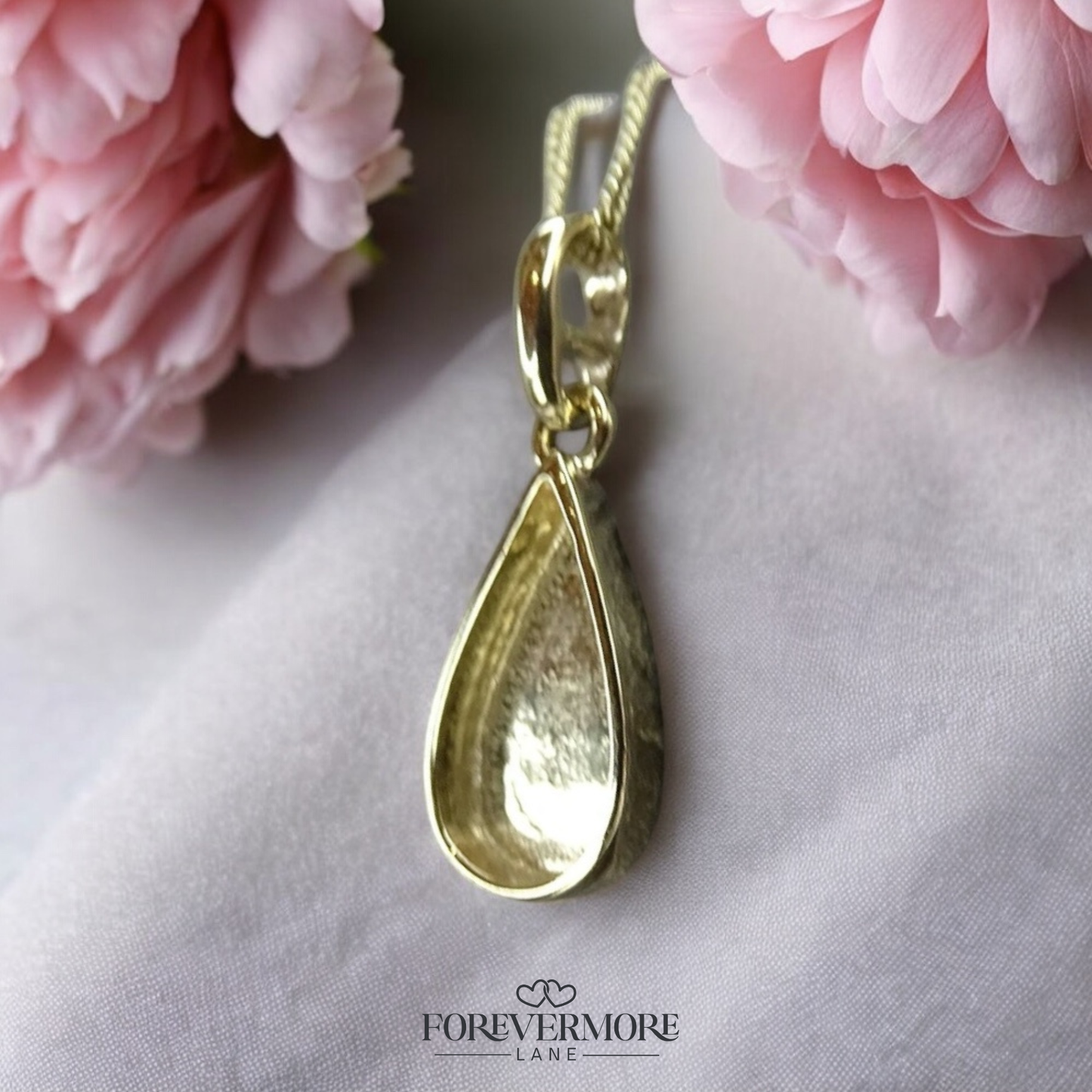 Alexis 9ct Gold Pear Pendant